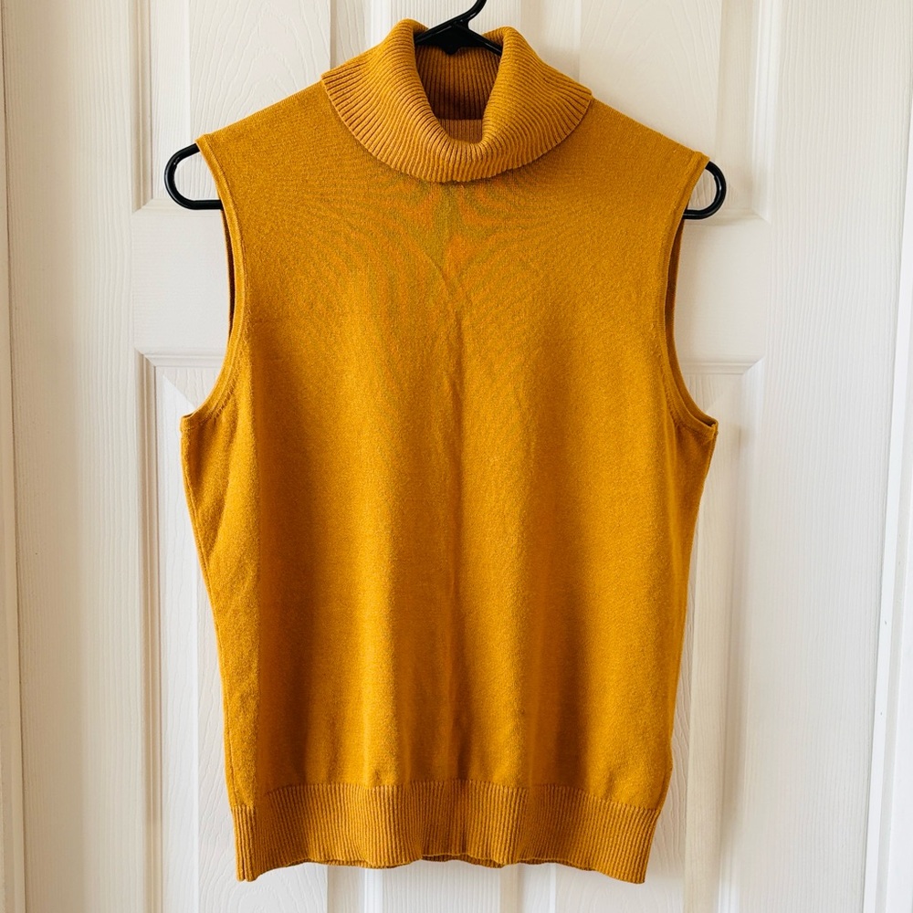 Cable & Gauge Mustard Sleeveless Turtleneck Sweater